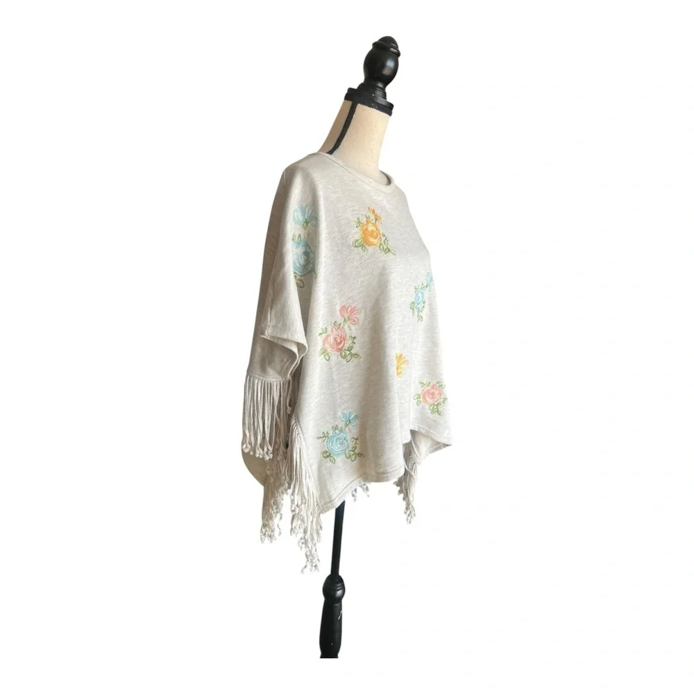 Anthropologie TP Cream Embroidered Fringe Poncho One Size